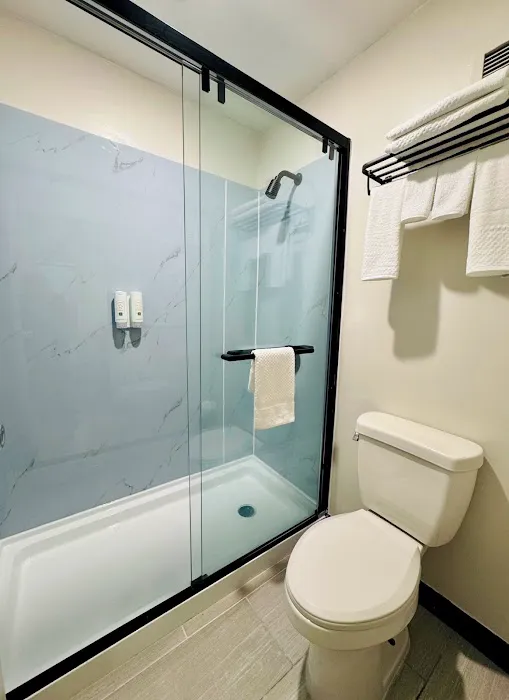 Quality Inn & Suites 4
