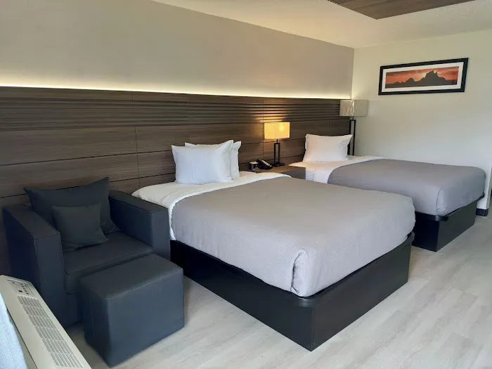 Quality Inn & Suites 4