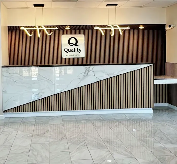 Quality Inn & Suites 4