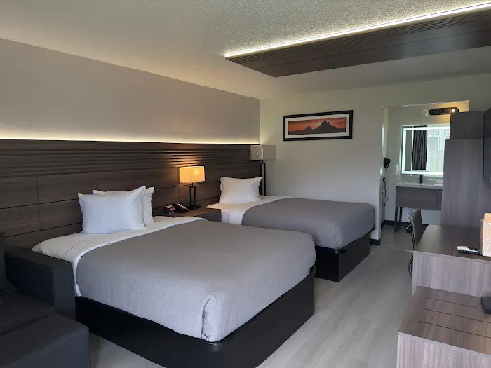 Quality Inn & Suites 4