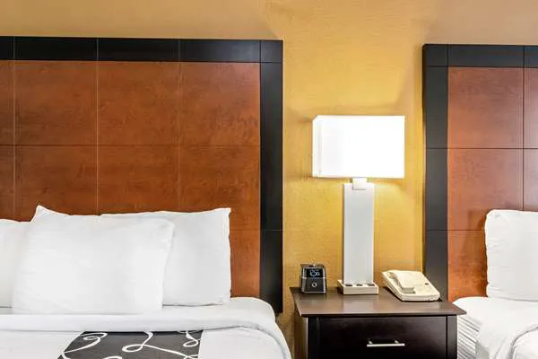 La Quinta Inn & Suites by Wyndham Wytheville 4