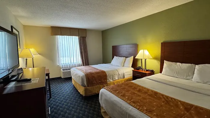 Deluxe Inn 4