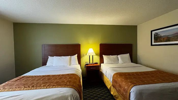Deluxe Inn 4