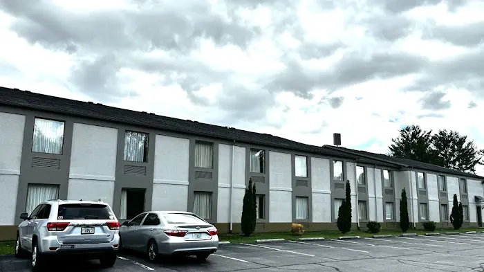 Deluxe Inn 4