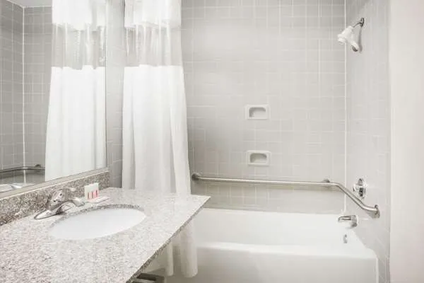 Ramada by Wyndham Wytheville 4