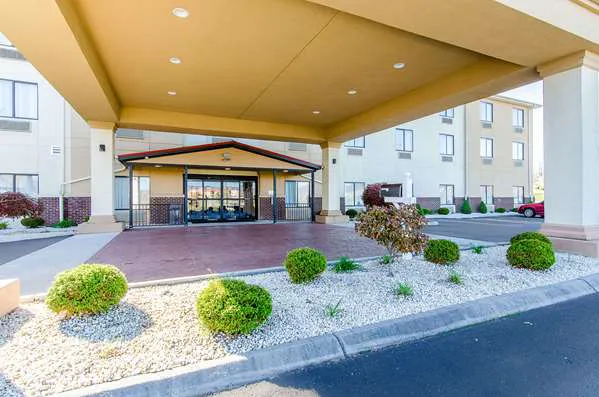 Comfort Suites 4