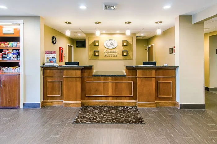 Comfort Suites 4
