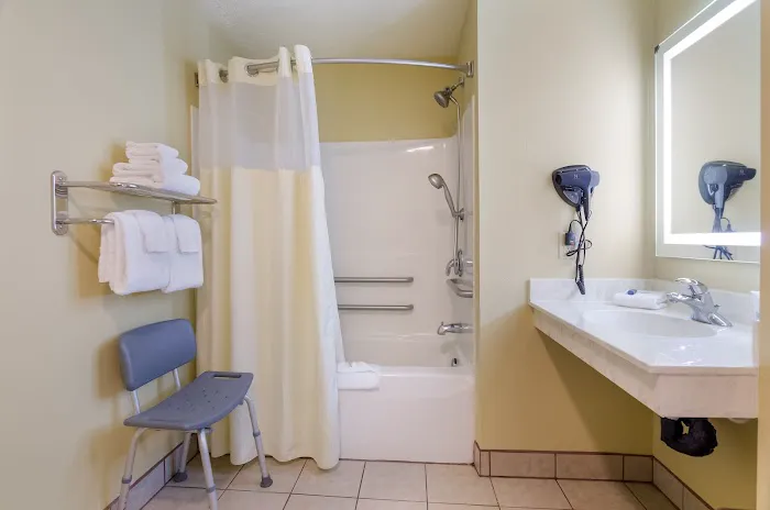 Americas Best Value Inn & Suites Independence VA 4