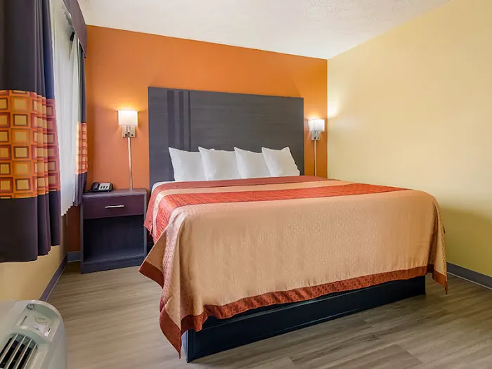 Americas Best Value Inn & Suites Independence VA 4