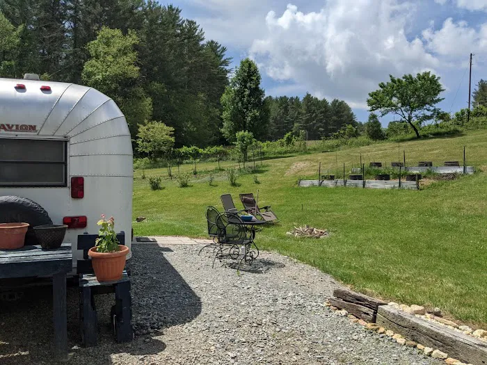 Wild Hare Retreat & Glampers 4