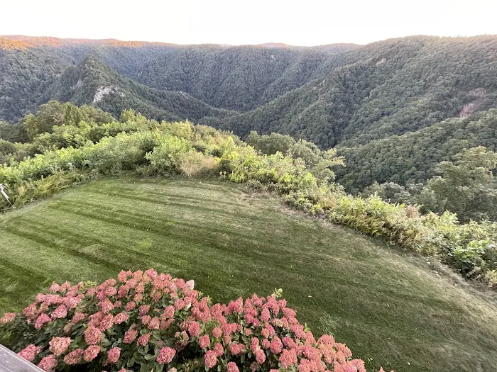 Bluebird Bldg, Primland 3
