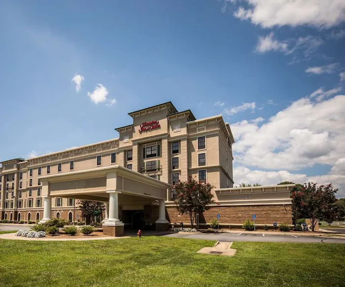Hampton Inn & Suites Dobson 4