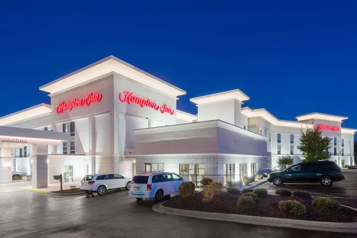 Hampton Inn Mount Airy 4