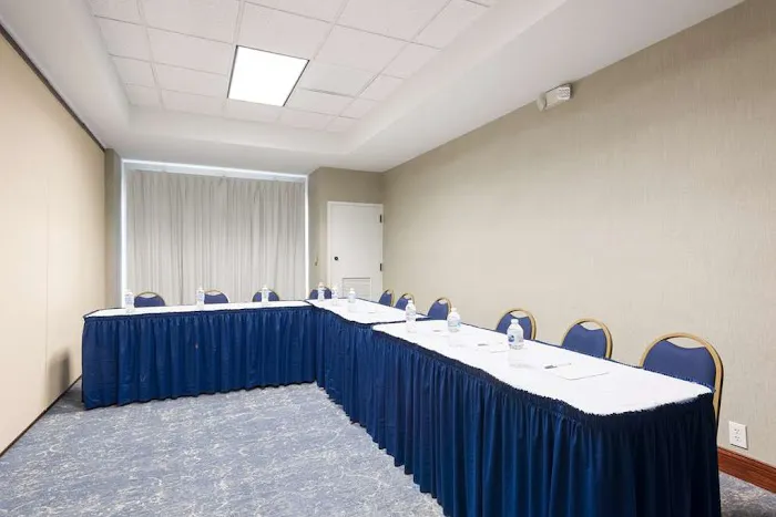 Hampton Inn Mount Airy 4