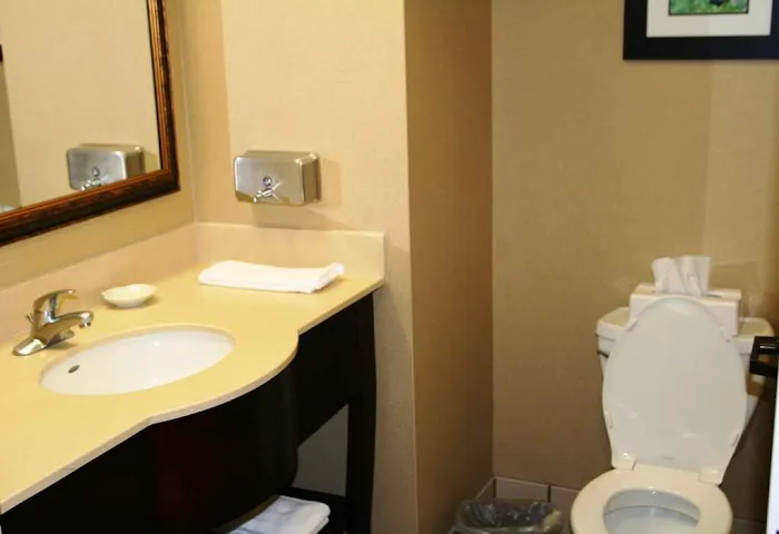 Hampton Inn Mount Airy 4