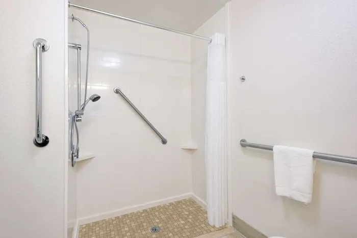 Hampton Inn Mount Airy 4