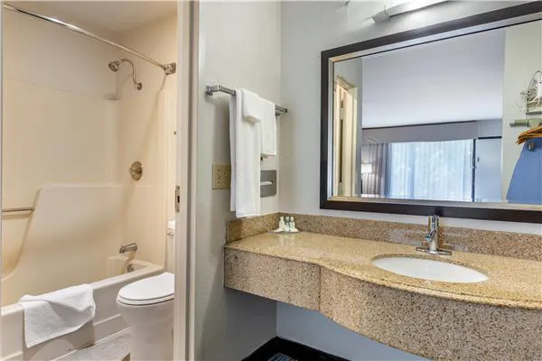 Quality Inn Mount Airy Mayberry 4