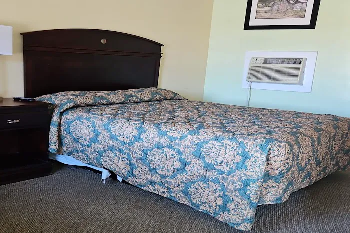 Budget Inn 4
