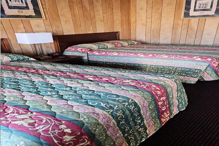 Budget Inn 4