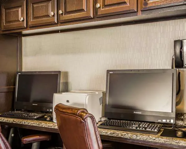 Quality Inn Jonesville I-77 4