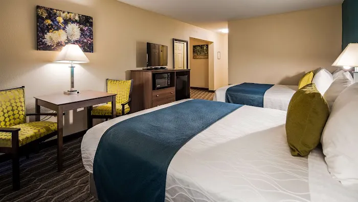 Best Western Plus Yadkin Valley Inn & Suites 4