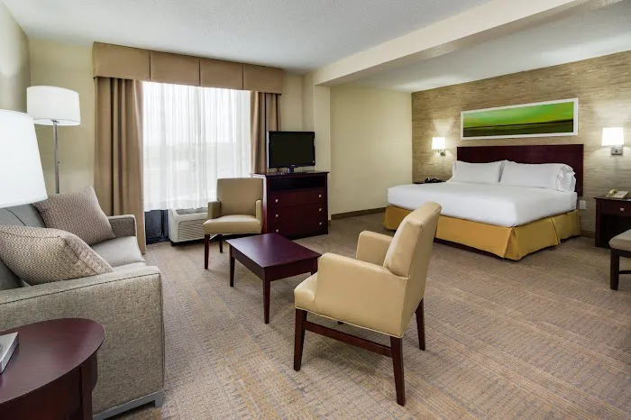 Holiday Inn Express Wilkesboro by IHG 4