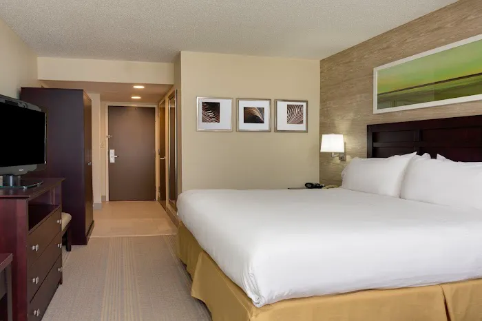 Holiday Inn Express Wilkesboro by IHG 4