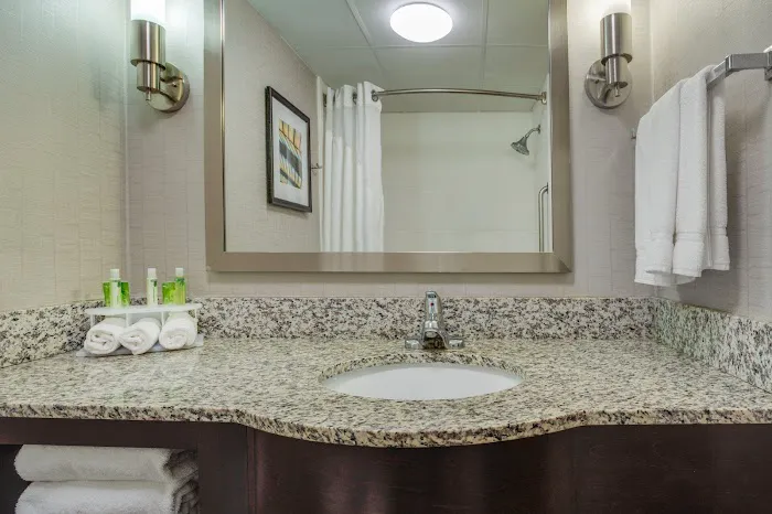 Holiday Inn Express Wilkesboro by IHG 4