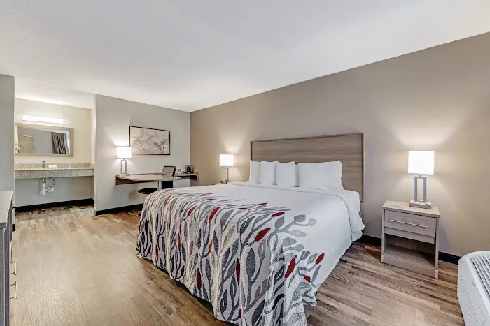 Red Roof Inn & Suites Wilkesboro 4