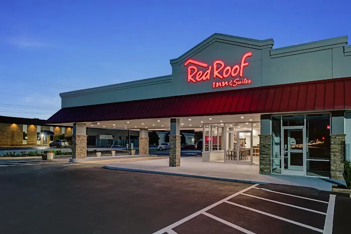 Red Roof Inn & Suites Wilkesboro 4