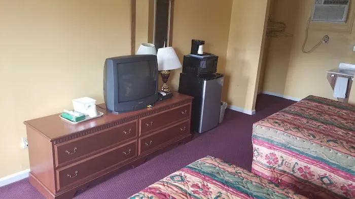 Americas Best Value Inn Jonesville 4