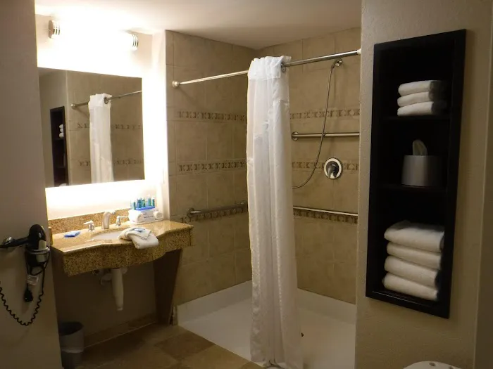 Holiday Inn Express West Jefferson by IHG 4