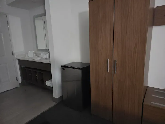 Comfort Inn 3