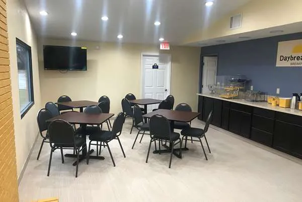 Days Inn by Wyndham King/Winston Salem Area 4