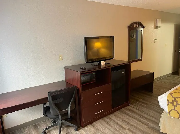 Baymont by Wyndham Winston Salem 4