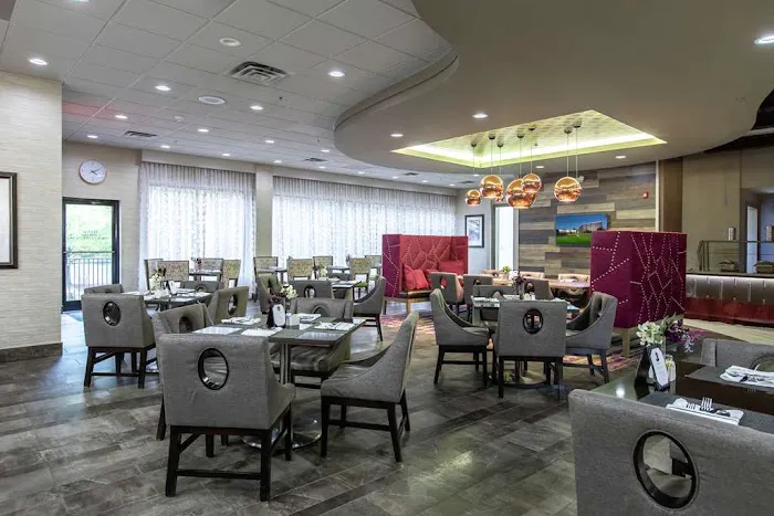 DoubleTree by Hilton Hotel Winston Salem - University 4