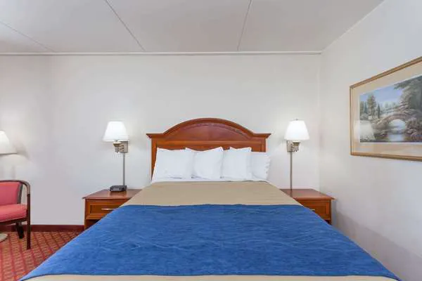 Days Inn by Wyndham Winston Salem North 4