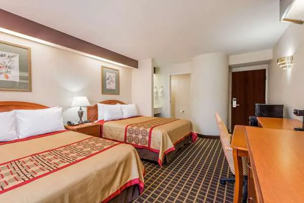 Days Inn by Wyndham Yadkinville 4