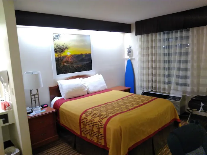 Days Inn by Wyndham Yadkinville 4