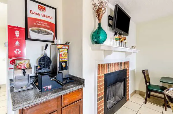 Econo Lodge Glade Springs I-81 4