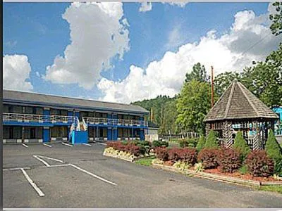 Mountain Empire Motel 4