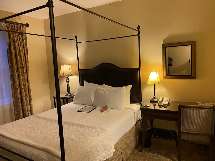 General Francis Marion Hotel 4