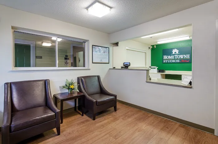 HomeTowne Studios Winston-Salem - University Pkwy 4