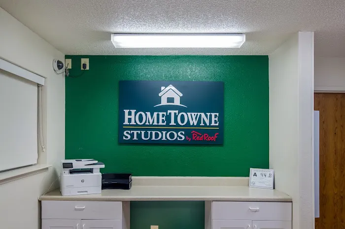 HomeTowne Studios Winston-Salem - University Pkwy 4