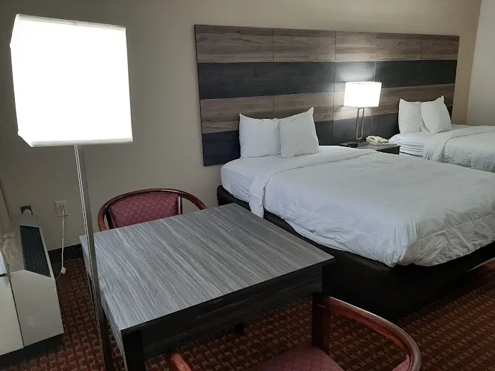 Ramada by Wyndham Winston-Salem 4