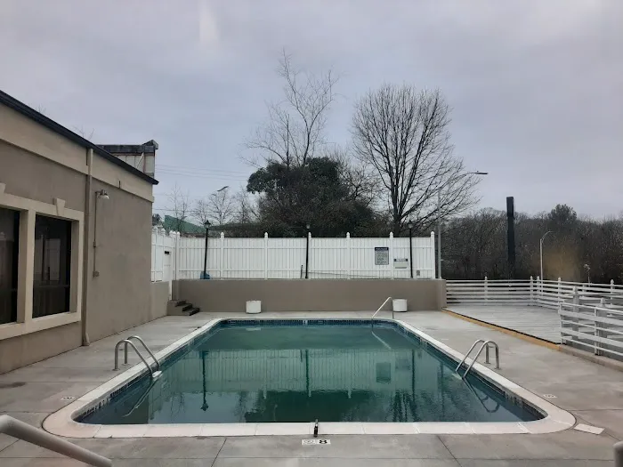 Ramada by Wyndham Winston-Salem 4
