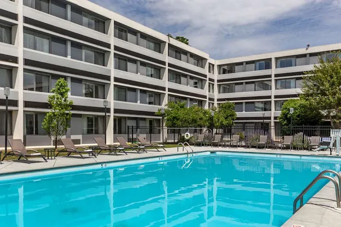 Best Western Plus University Inn 4