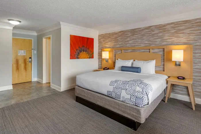 Best Western Plus University Inn 4