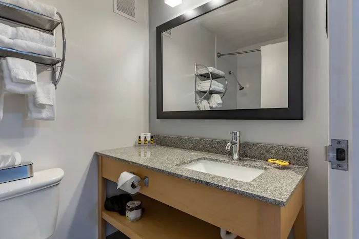 Best Western Plus University Inn 4