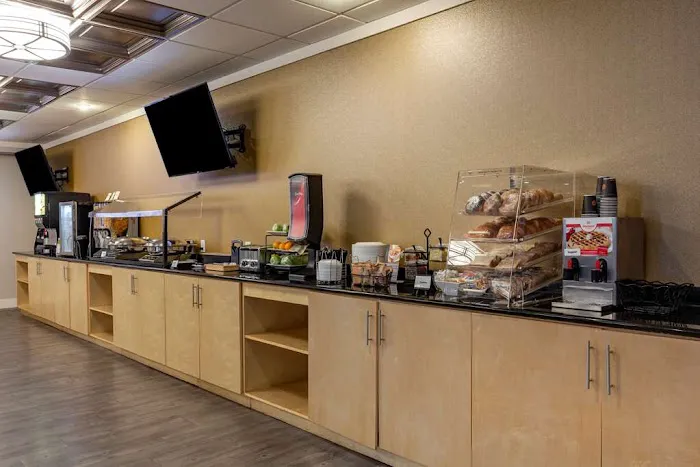 Best Western Plus University Inn 4